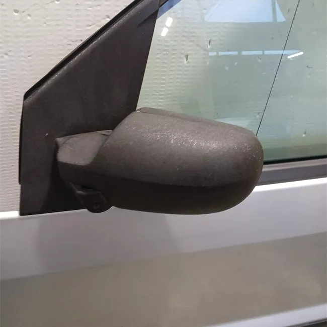 Porta anteriore sinistra