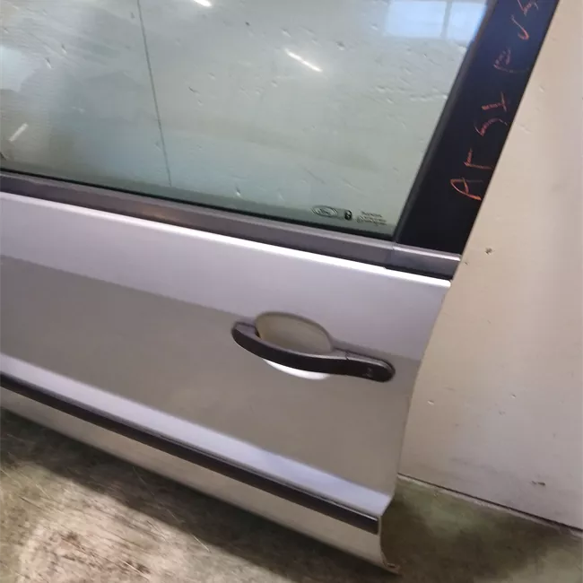 Porta anteriore sinistra