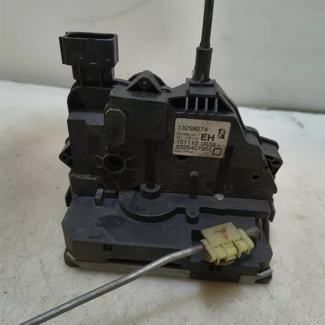 Serratura porta anteriore destra