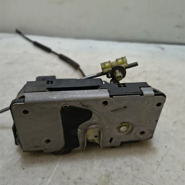 Serratura porta anteriore destra