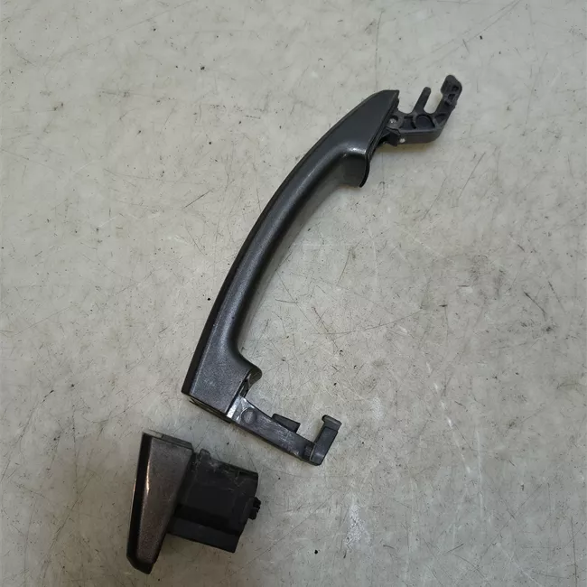 Maniglia porta anteriore destra con striscia cromata primer