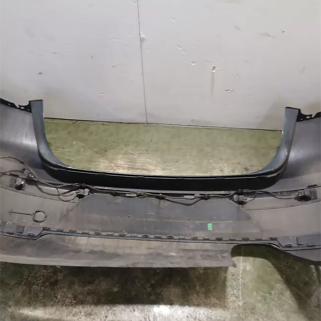 Paraurti posteriore con primer/sensore parchiusura