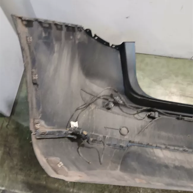 Paraurti posteriore con primer/sensore parchiusura