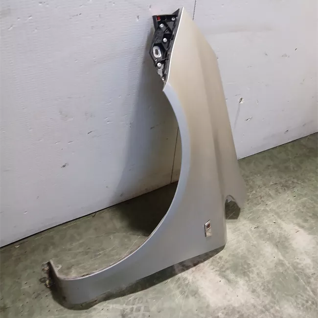 Parafango anteriore sinistro