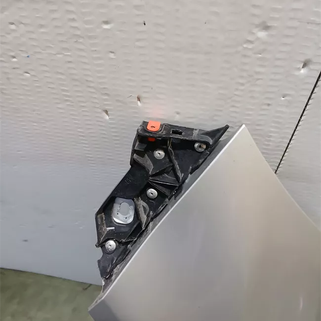 Parafango anteriore sinistro