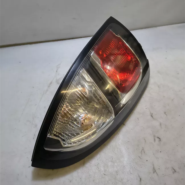 Fanale posteriore sinistro