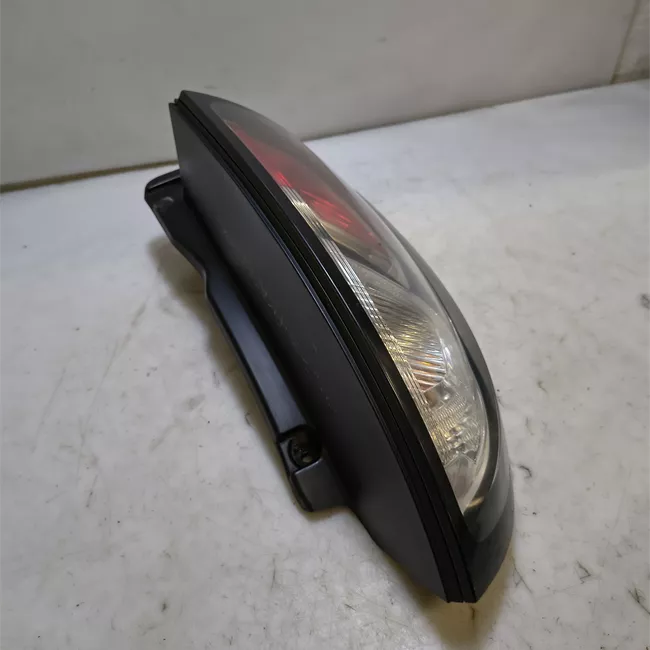 Fanale posteriore sinistro