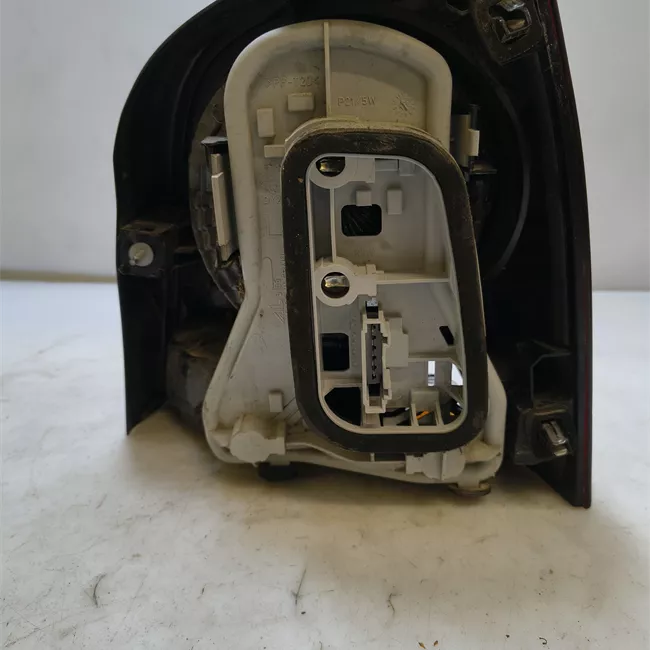 Fanale posteriore sinistro