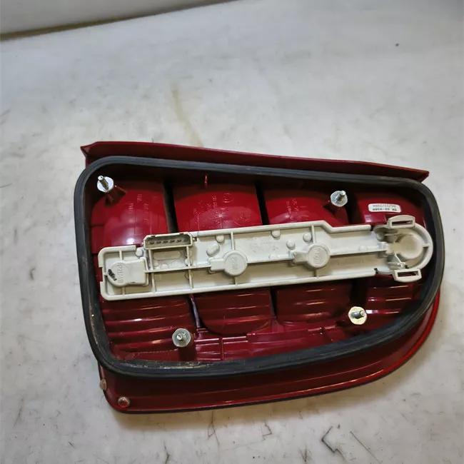 Fanale posteriore sinistro