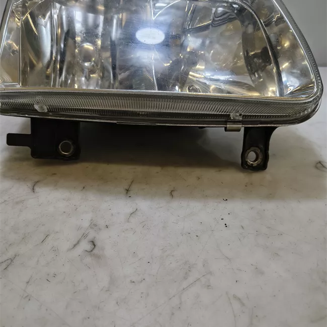 Proiettore destro Hella