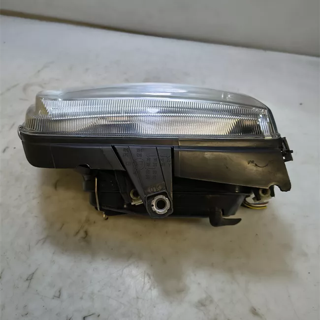 Proiettore destro Hella