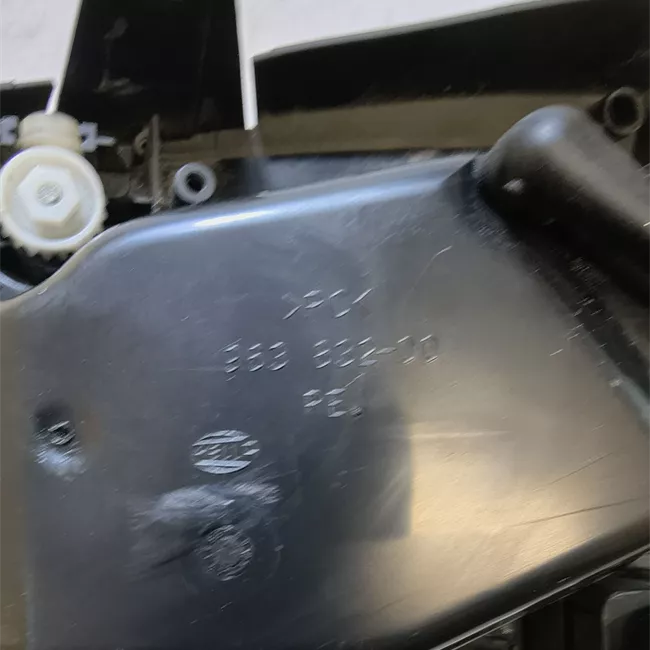 Proiettore destro Hella