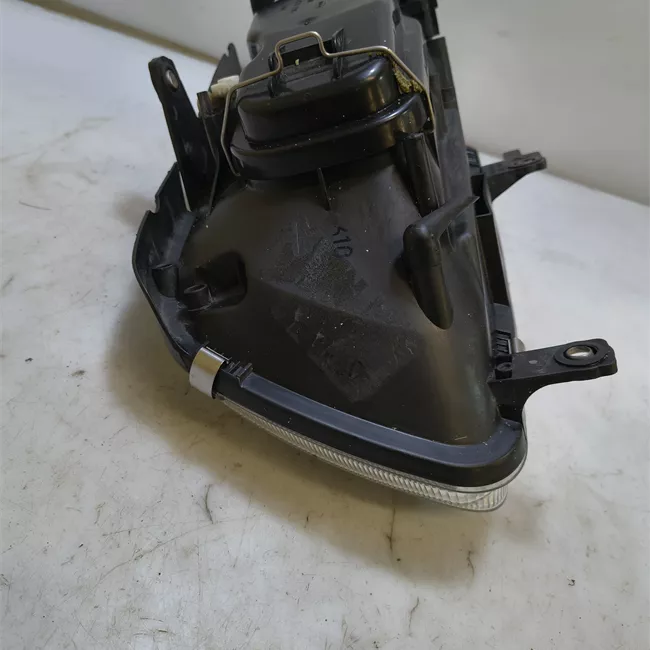 Proiettore destro Hella