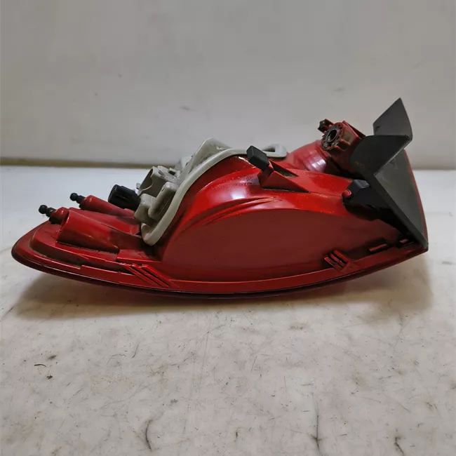 Fanale posteriore parte esterno sinistro