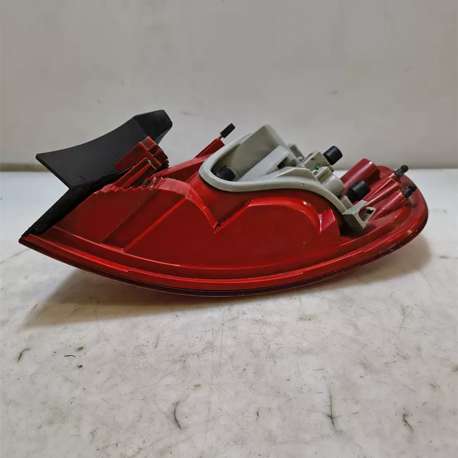 Fanale posteriore parte esterno sinistro