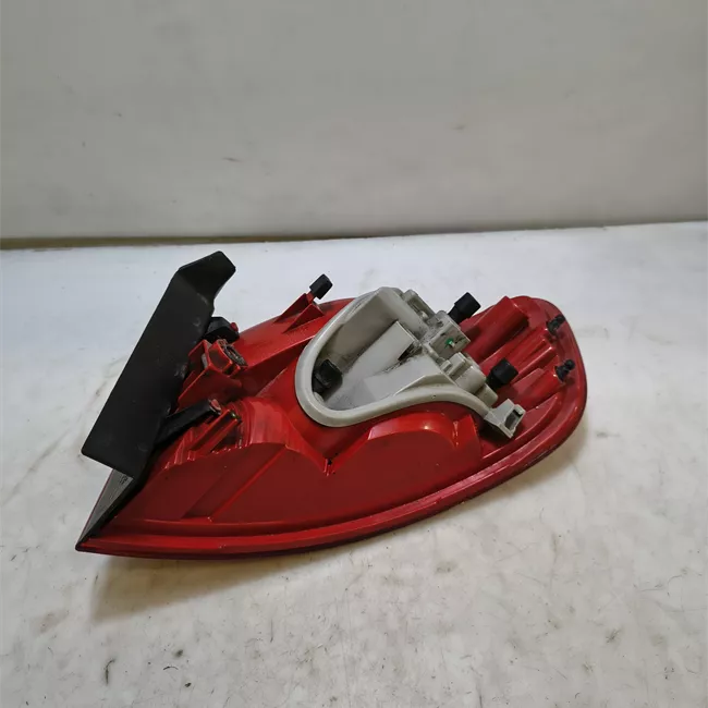 Fanale posteriore parte esterno sinistro