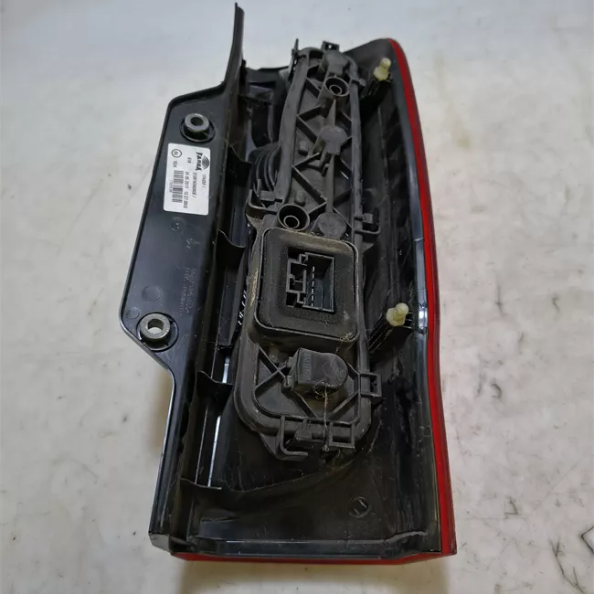 Fanale posteriore sinistro