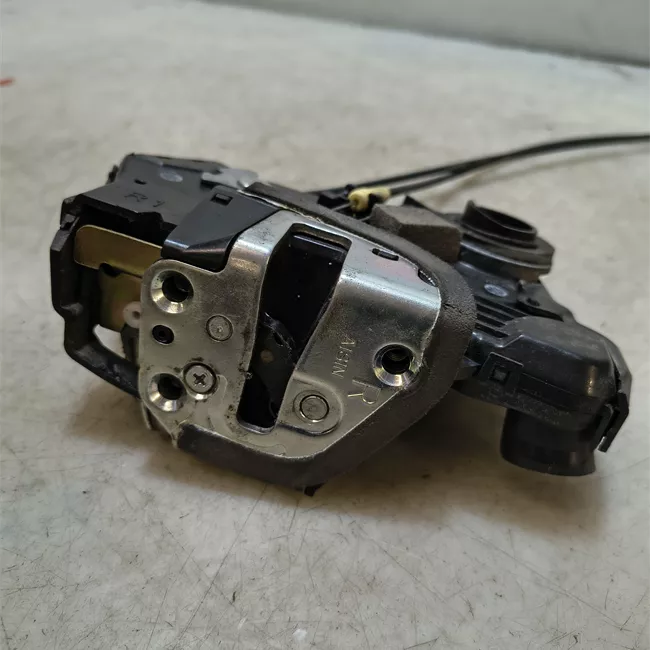 Serratura porta anteriore destra