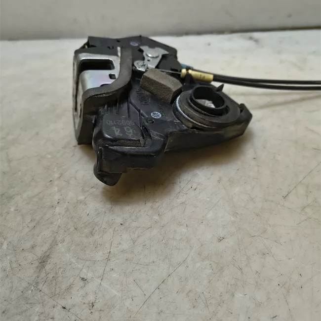 Serratura porta anteriore destra