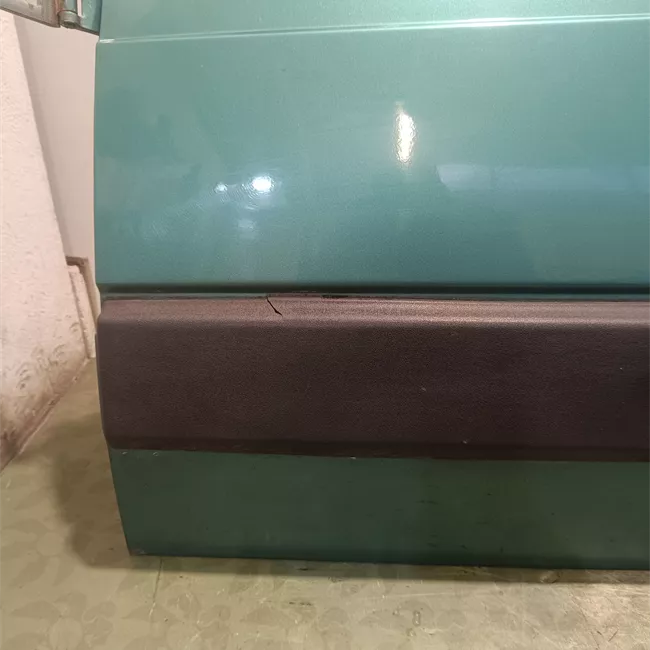 Porta anteriore sinistra