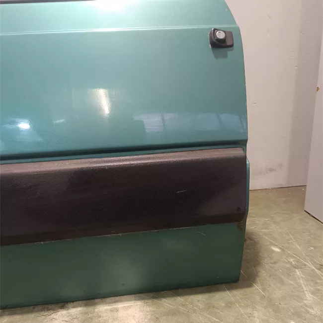 Porta anteriore sinistra