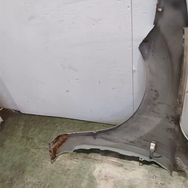 Parafango anteriore destro