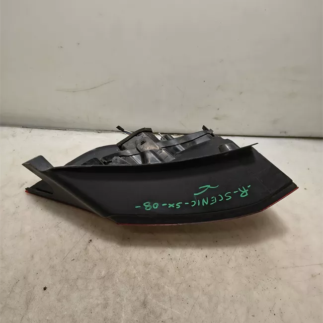 Fanale posteriore sinistro