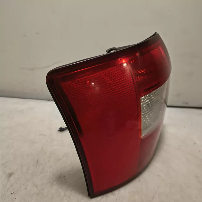 Fanale posteriore sinistro