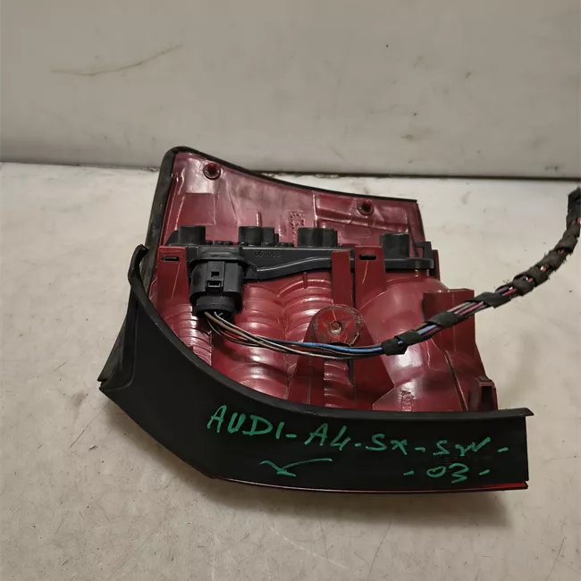 Fanale posteriore sinistro