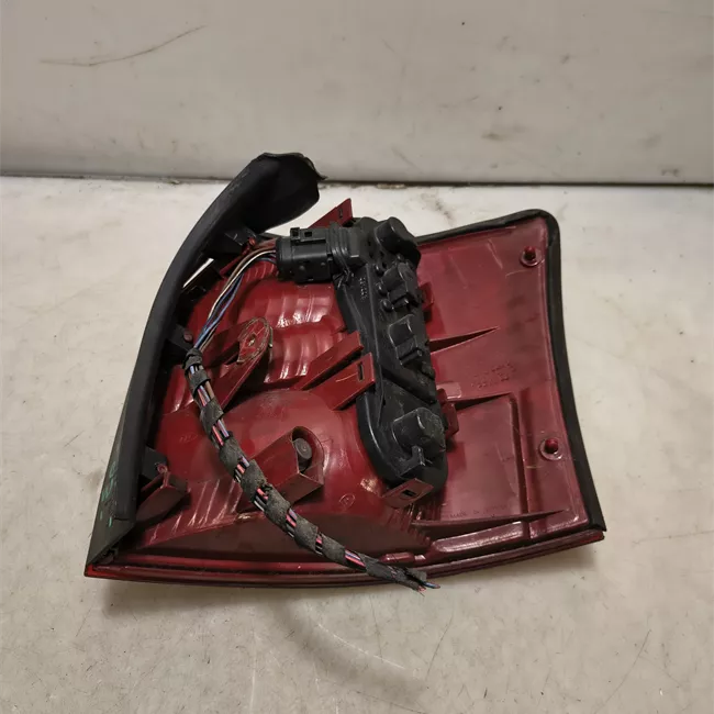 Fanale posteriore sinistro