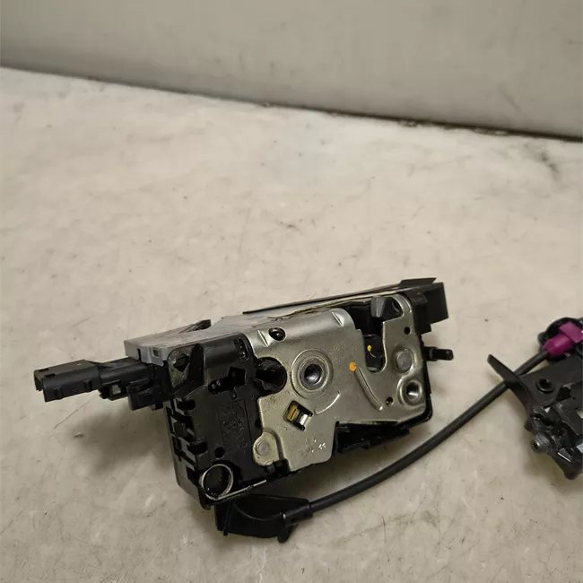 Serratura porta posteriore destra