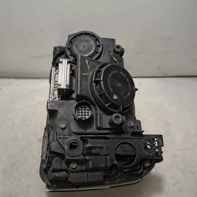 Proiettore destro Xeno