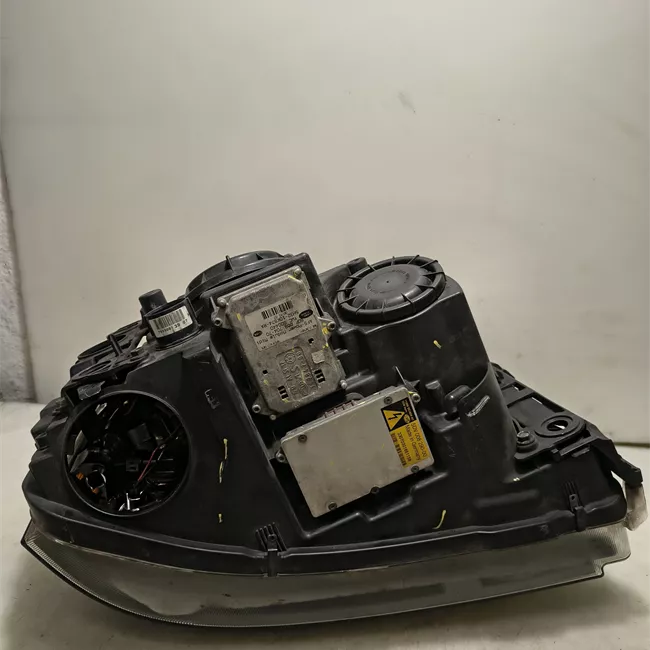 Proiettore sinistro Xeno