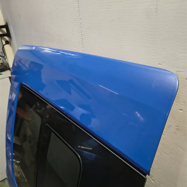 Porta posteriore sinistra con finestrino