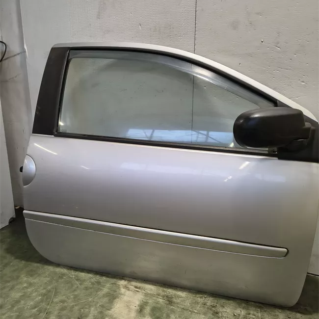 Porta anteriore destra