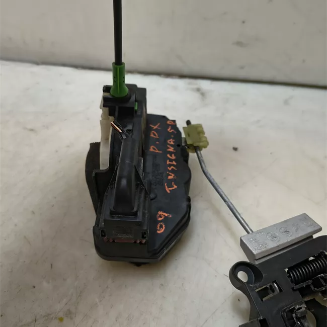 Serratura porta posteriore destra