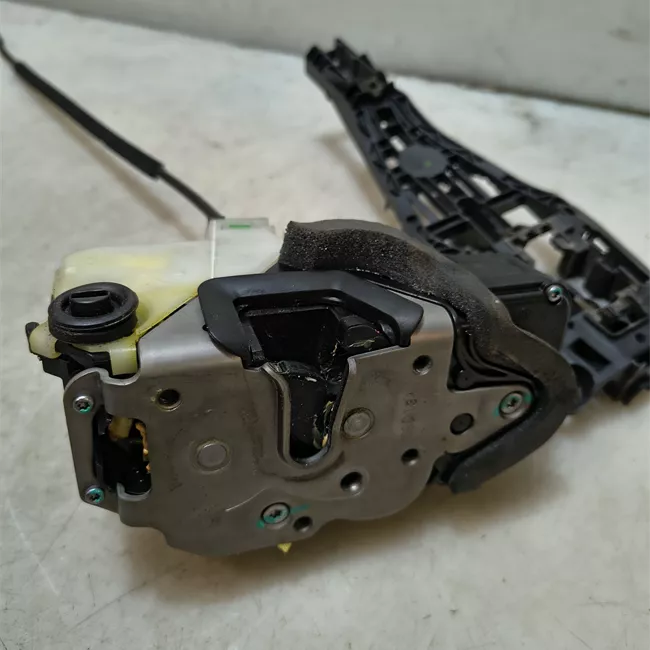 Serratura porta posteriore destra