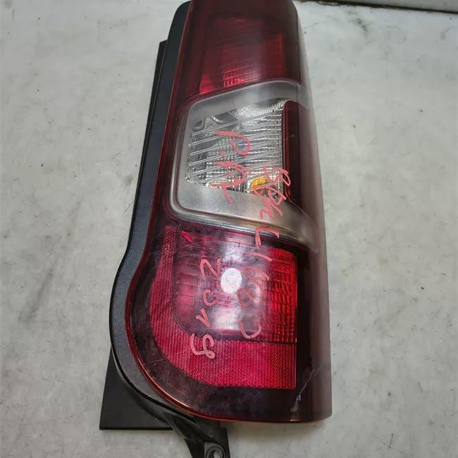 Fanale posteriore destro porte posteriore a battente