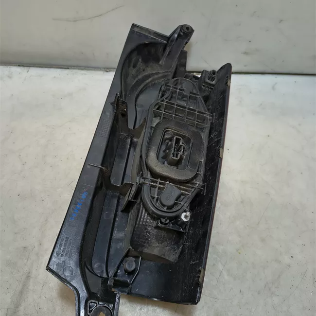 Fanale posteriore destro porte posteriore a battente