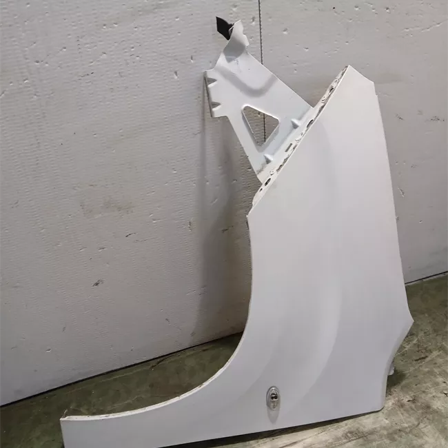 Parafango anteriore sinistro