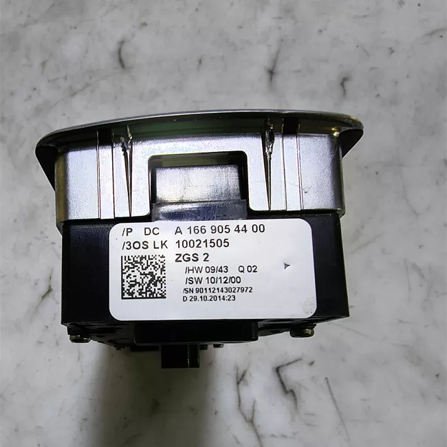 Blocco comandi alzacristalli e retrovisori esterno con retrovisore esterno richiudibile elettrico ne