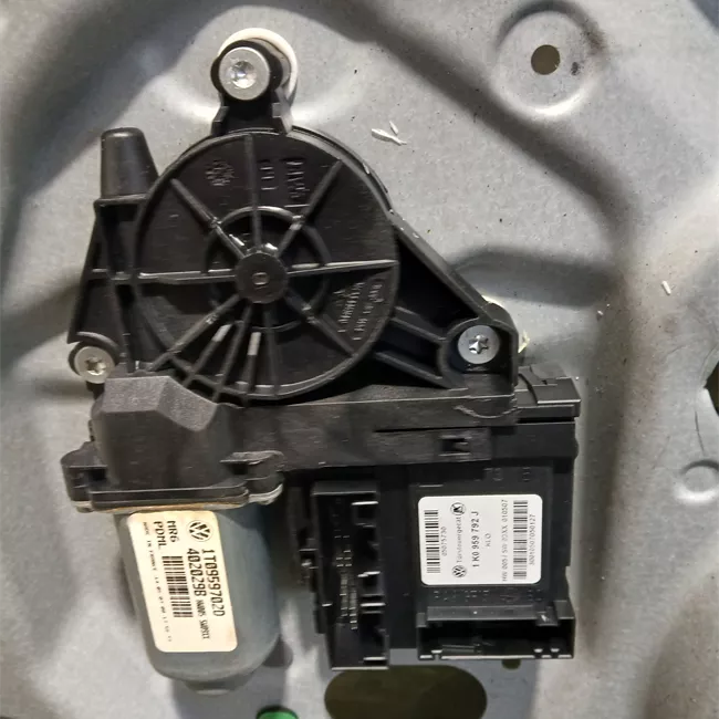 Alzacristallo porta anteriore destro