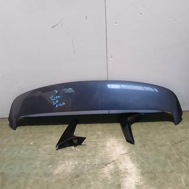 Spoiler posteriore tetto grigio