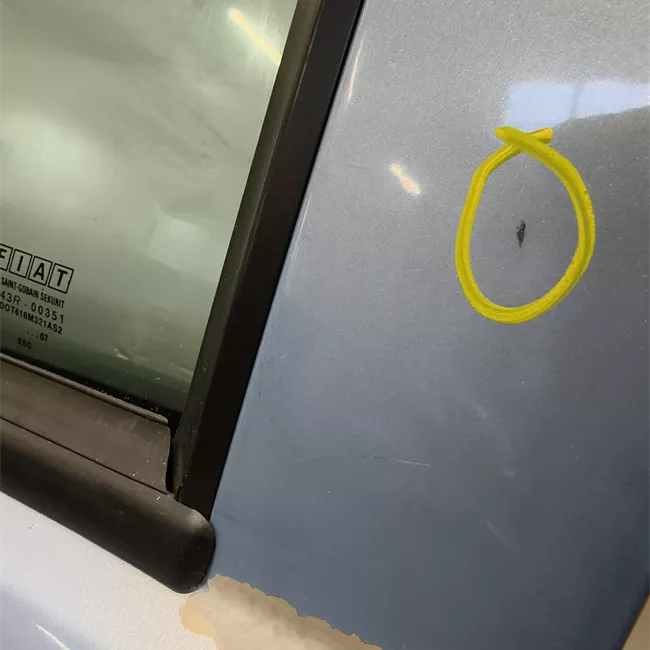 Porta anteriore sinistra