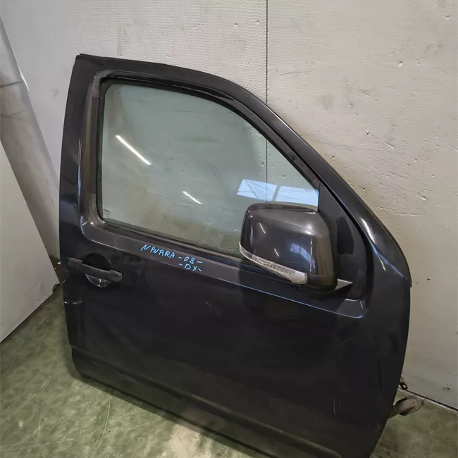 Porta anteriore destra