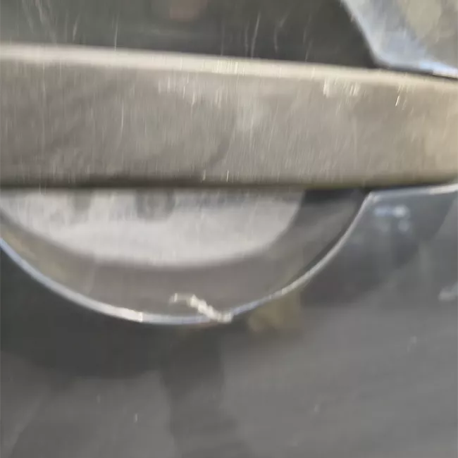 Porta anteriore destra