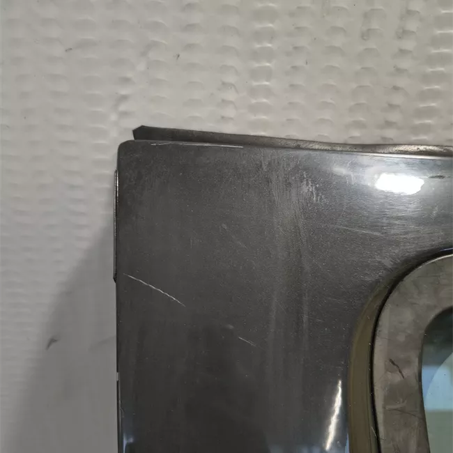 Porta anteriore destra