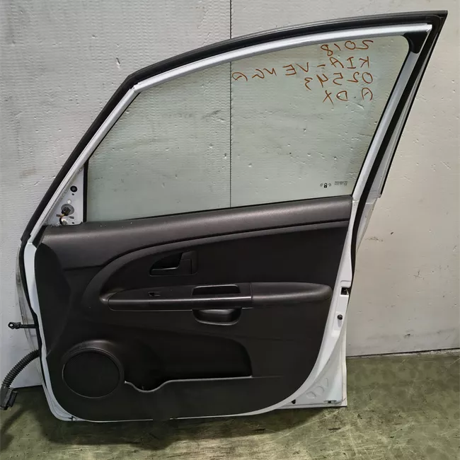 Porta anteriore destra