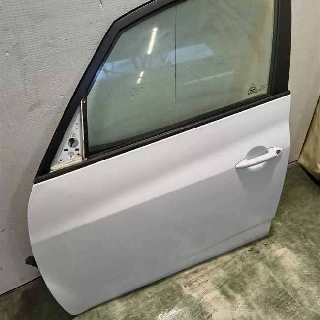 Porta anteriore sinistra