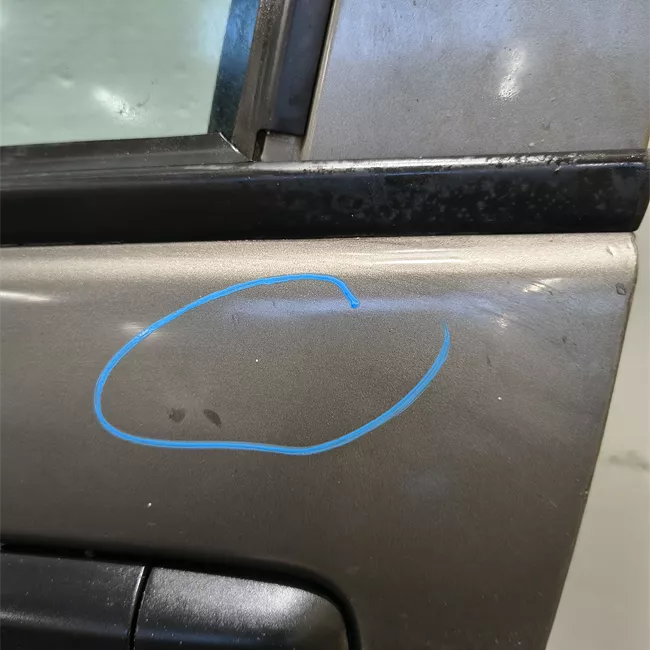 Porta anteriore sinistra